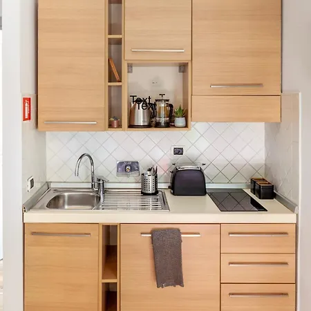 Hidden Gem In Center - Steps From Colosseum Apartment