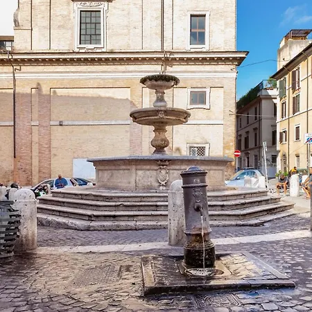 Apartment Hidden Gem In Center - Steps From Colosseum Rome
